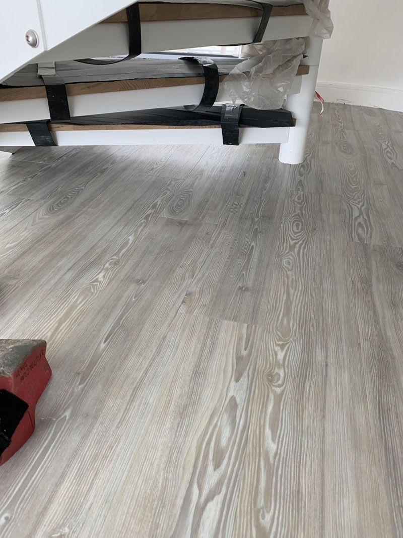 portfolio-commercial-taylor-wimpy-amtico-spacia-installation (1)