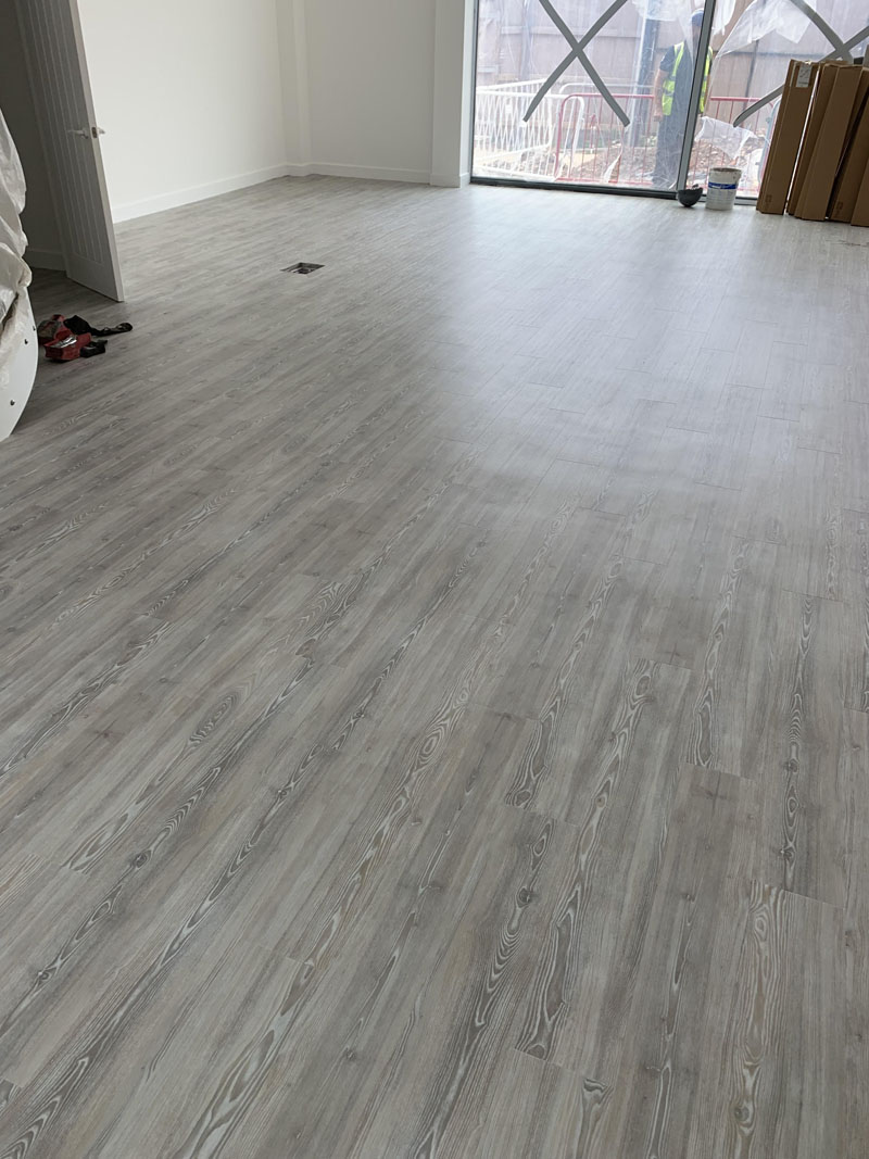 portfolio-commercial-taylor-wimpy-amtico-spacia-installation (4)