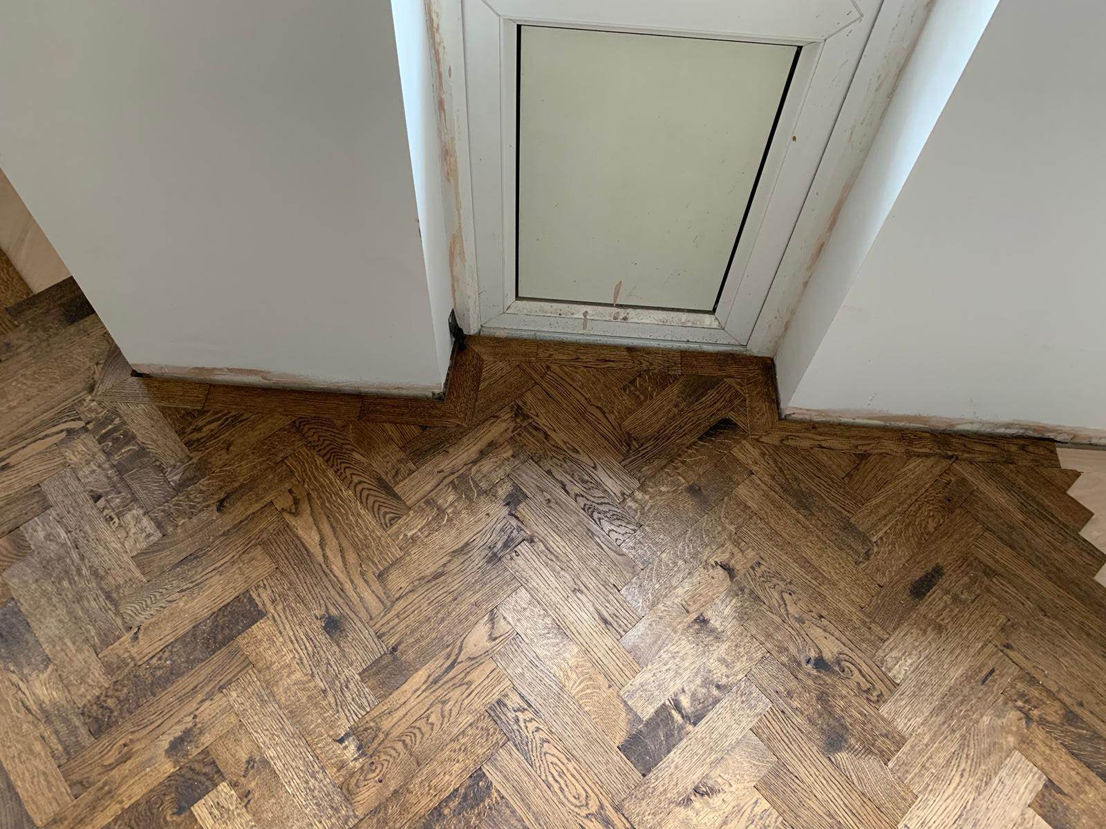 portfolio-rovers-prime-herringbone-wood-blocks-installed-in-wembley (3)