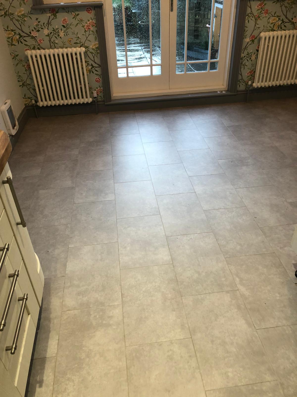 Amtico Spacia Plaza Concrete luxury Vinyl Tile 1