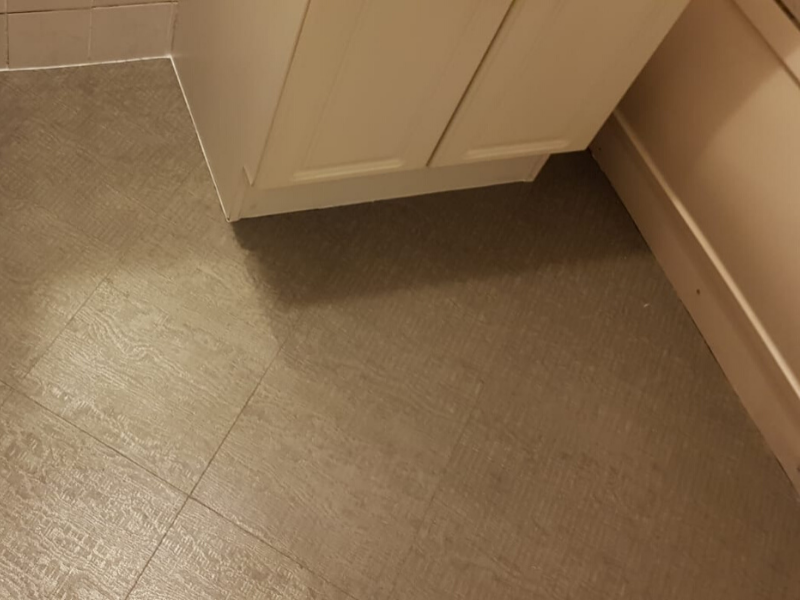 Amtico Signature Luxury Vinyl Tile In Chelsea