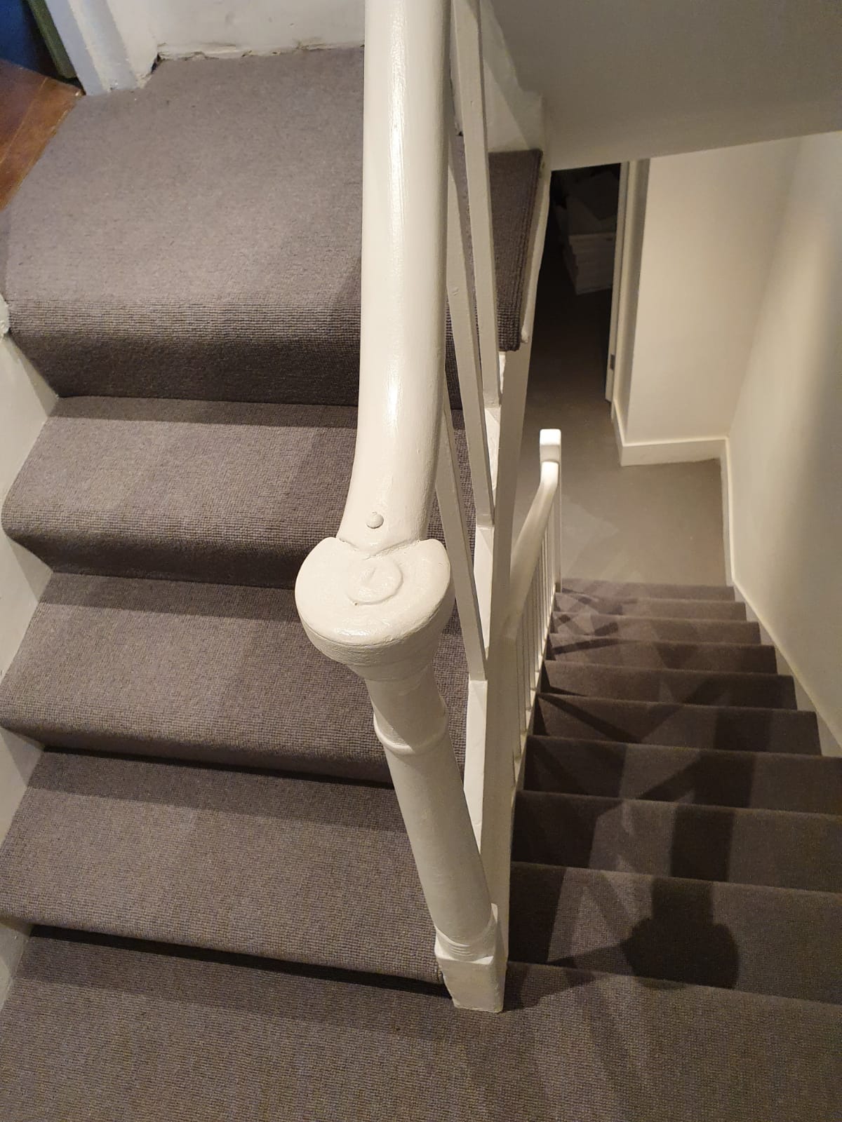 Grey carpet to Premises In Camden 2