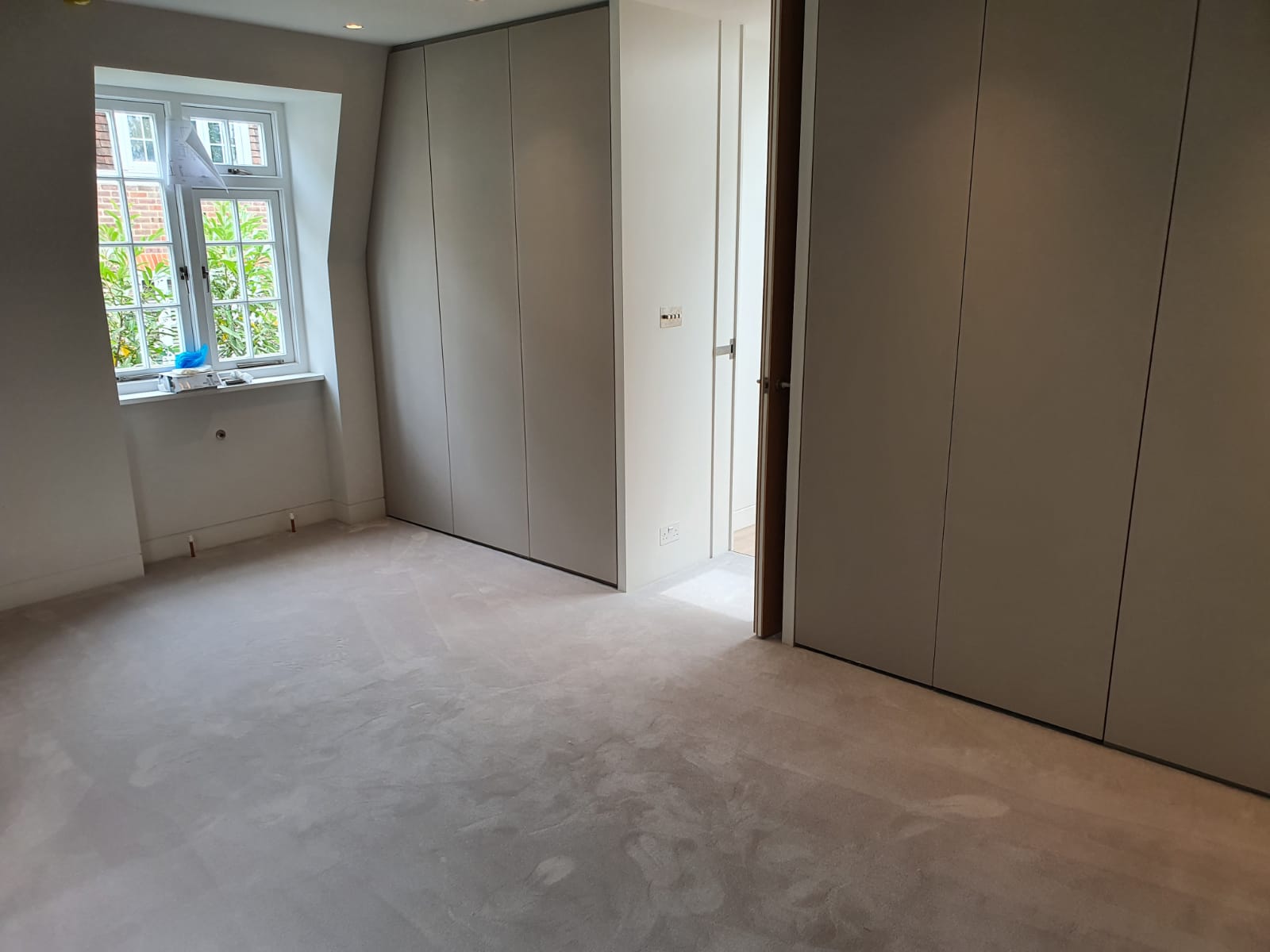 Silk-Simulant Carpet In Chiswick 1