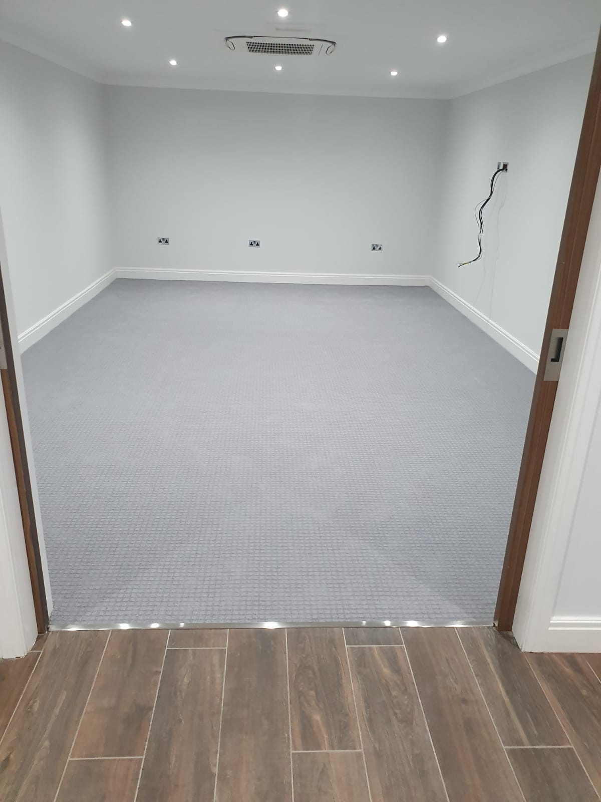 Grey Carpet to Multiple Rooms in Flooring Docklands 2