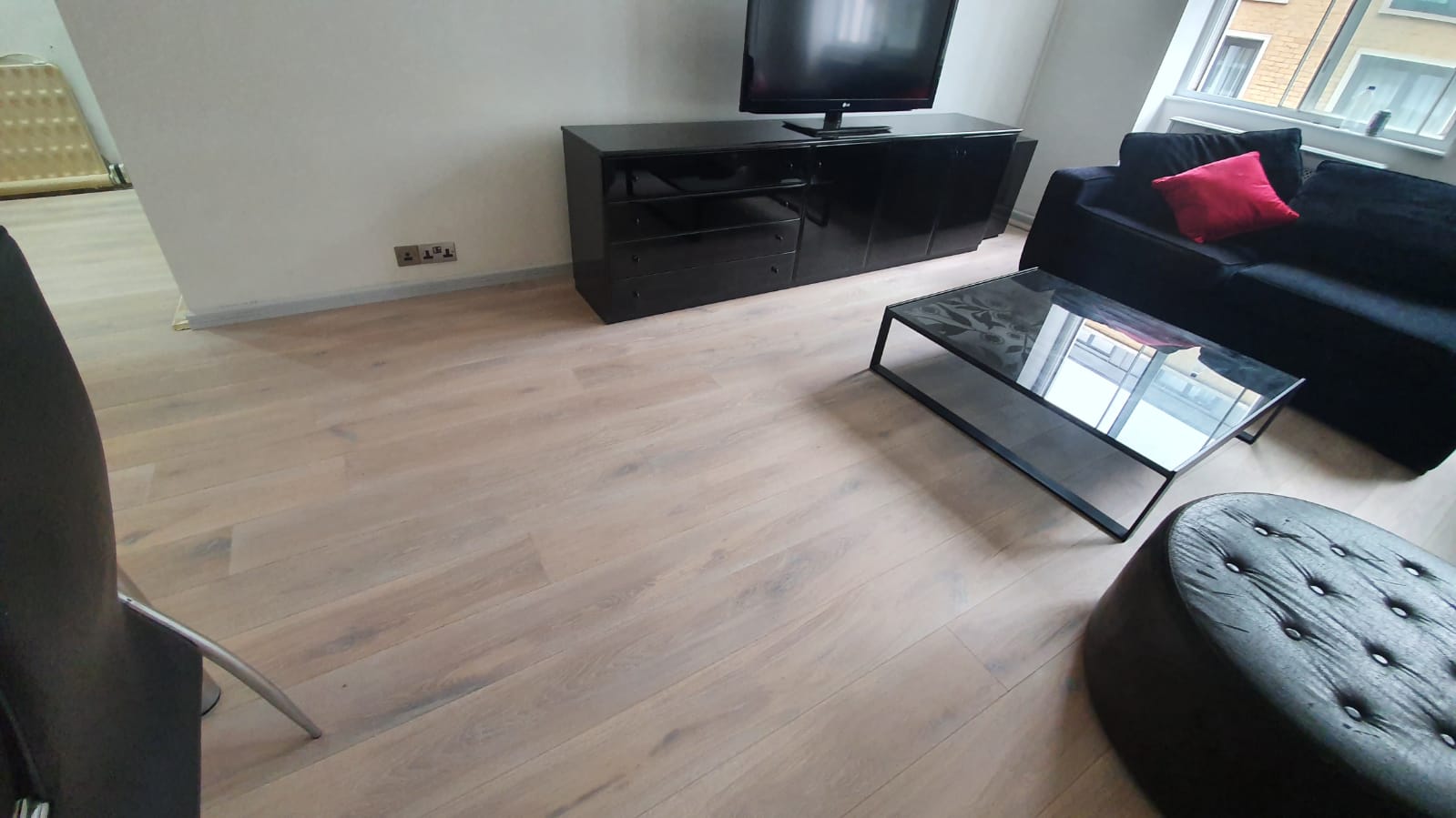 Staki Oak & White Brushed Oil in Acton 1