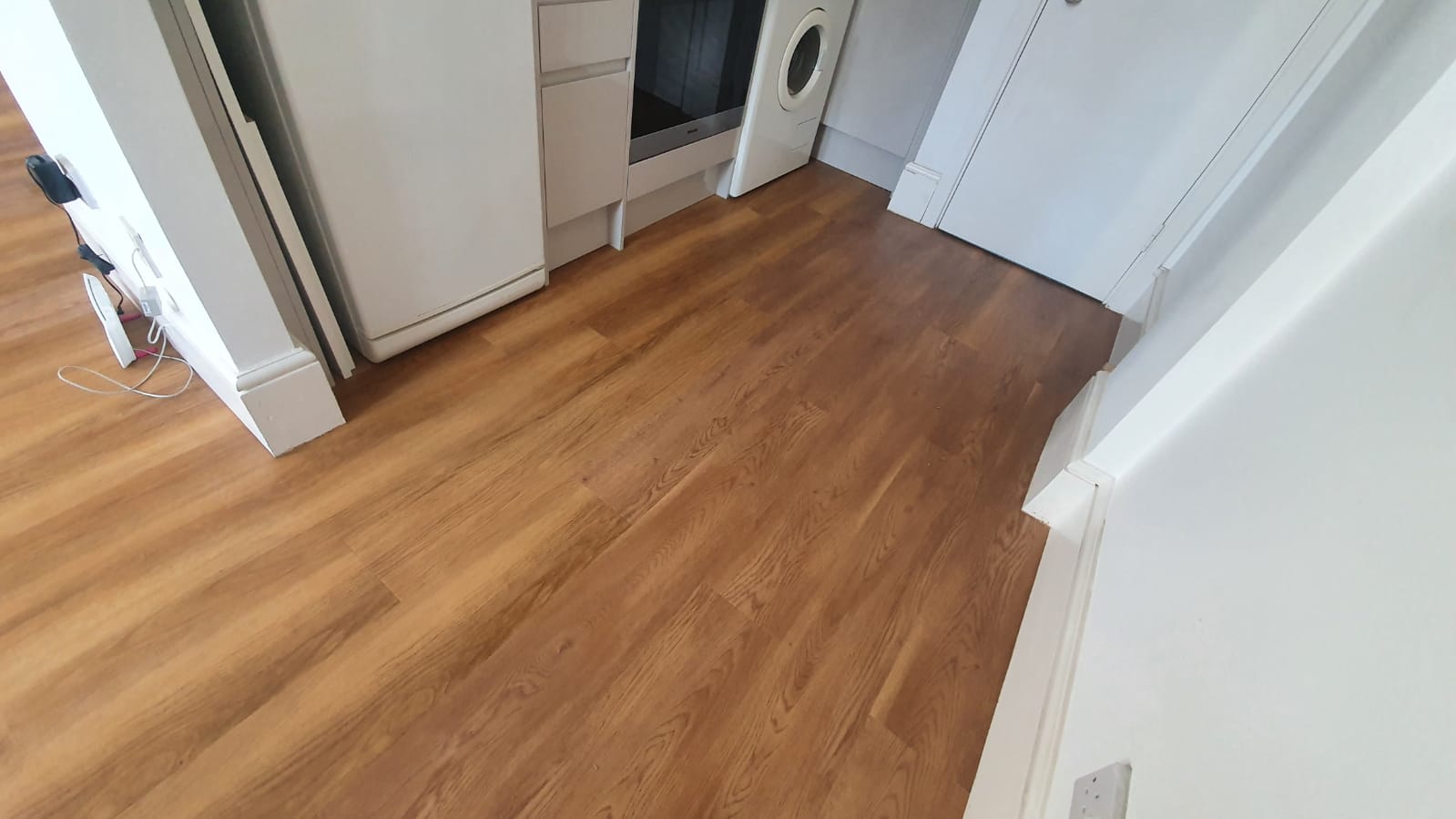Amtico Spacia New England Oak Vinyl Flooring in Mayfair 1