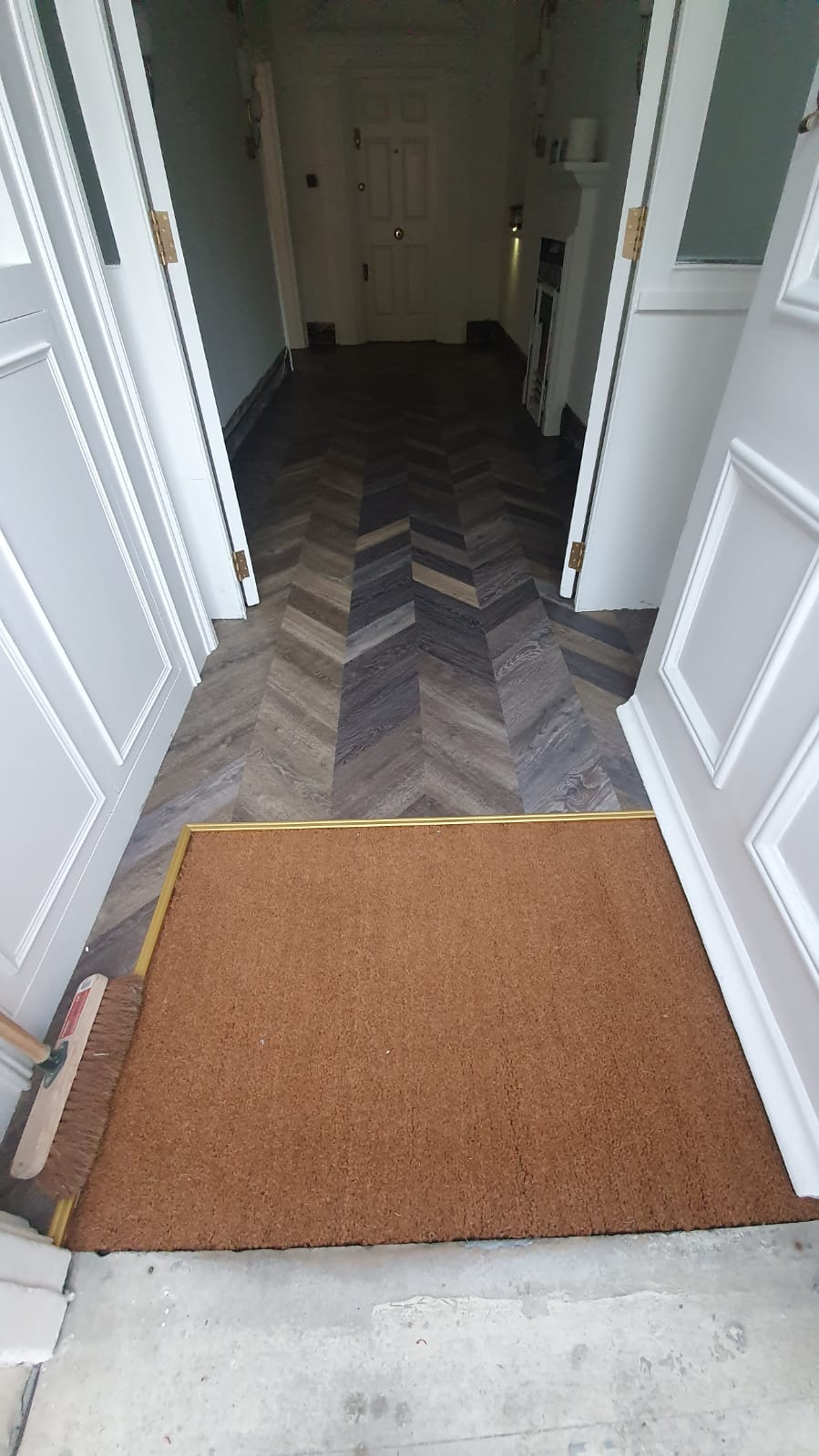 Amtico The Miller DC433 Luxury Vinyl Tile in Westminster 2