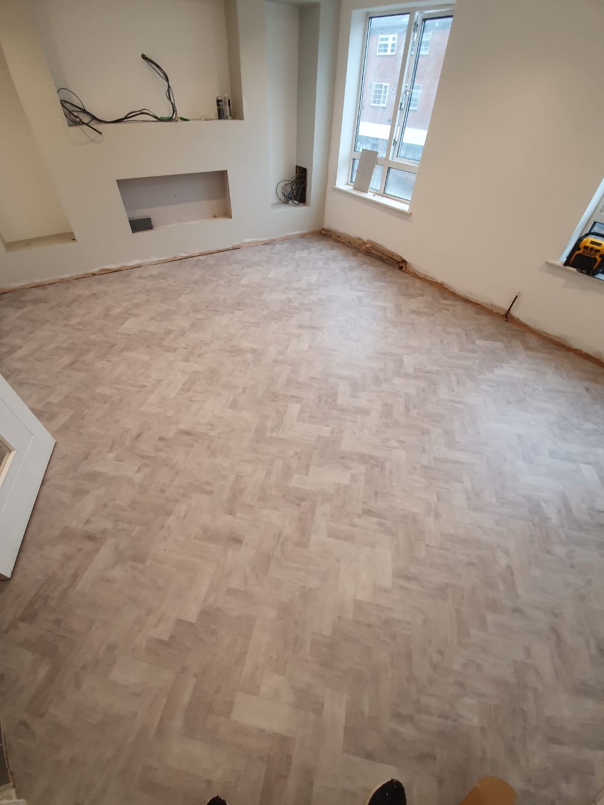 Amtico Signature Trace Kaolin in Mayfair 1