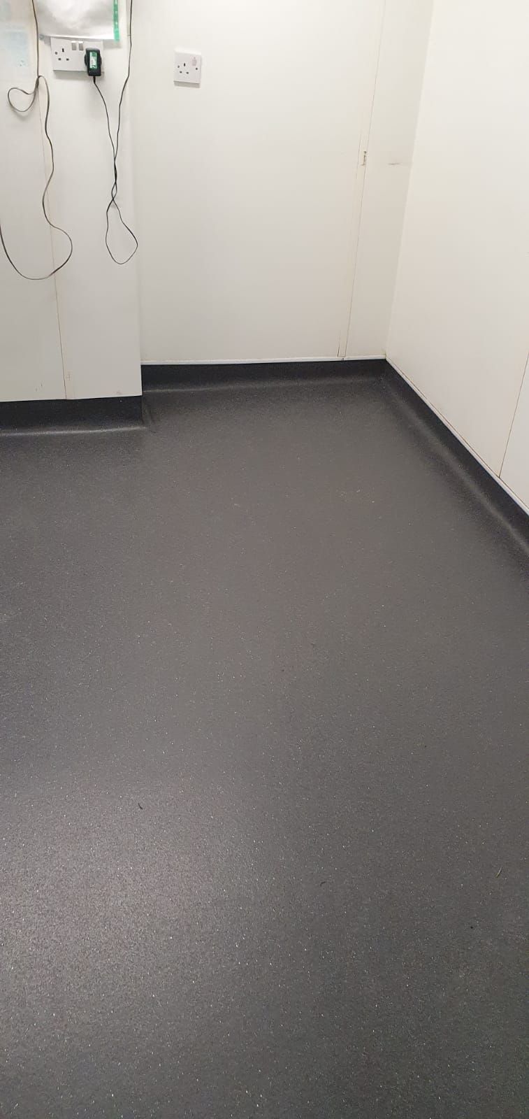 Dark Marmoleum Flooring In Battersea 1