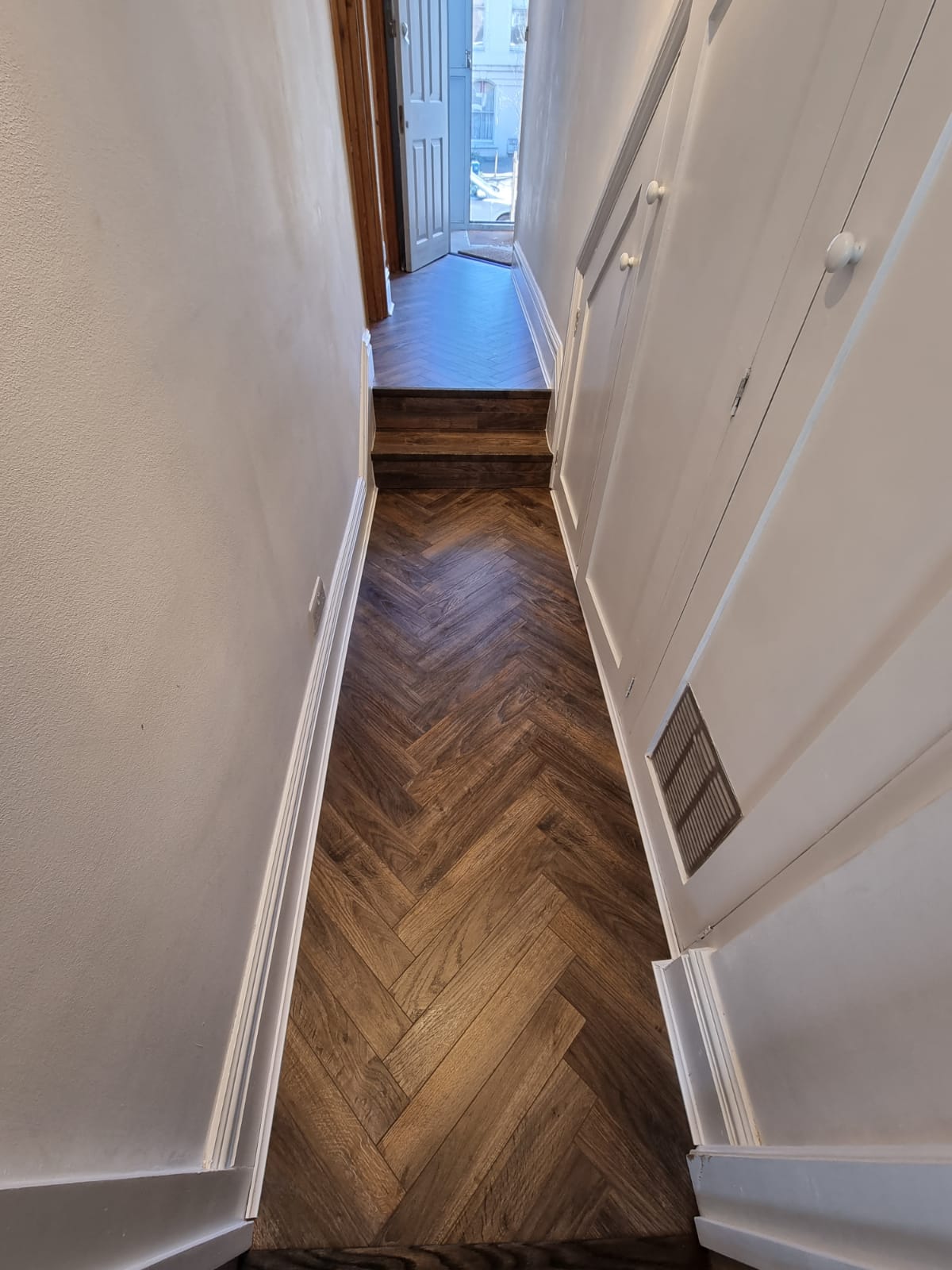 Xylo Urban Herringbone San Francisco Java Brown Laminate Flooring 2