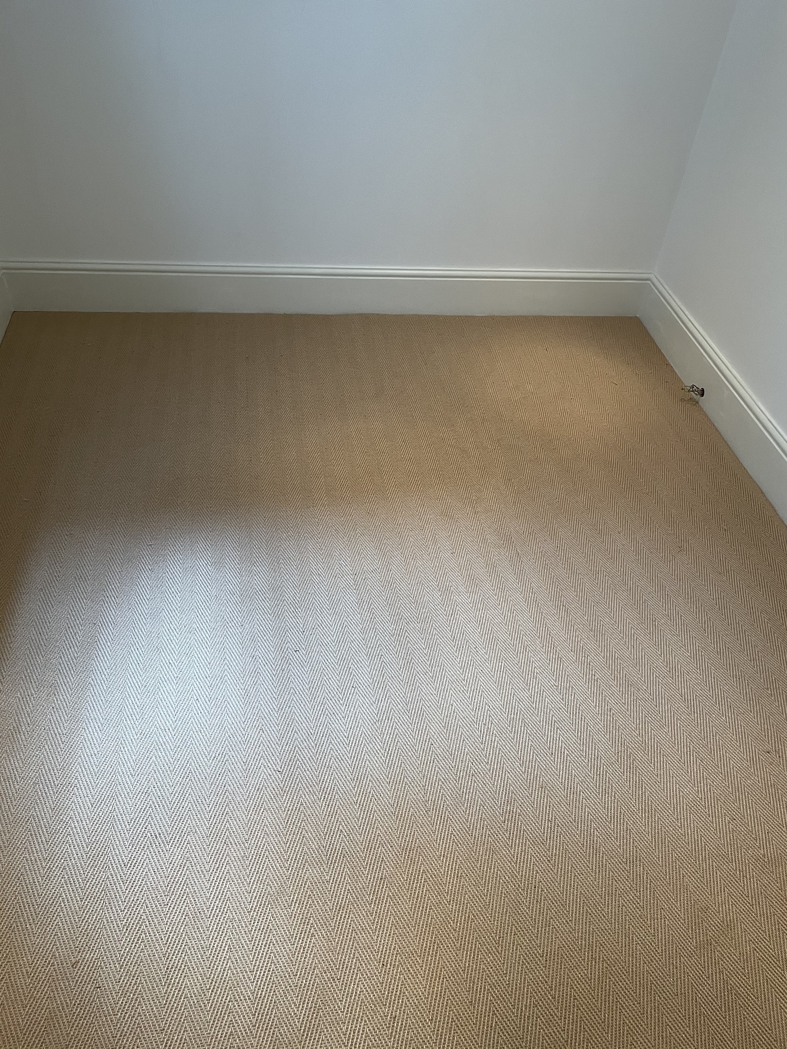 Lewis Abbott Jute Herringbone Natural Installation 1