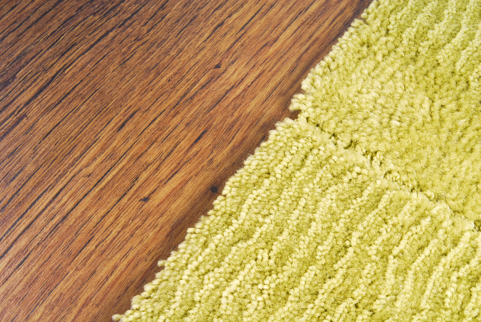 Carpet Vs. Hardwood Flooring: Which Option Is Best for You? - Guide - Laminate Flooring