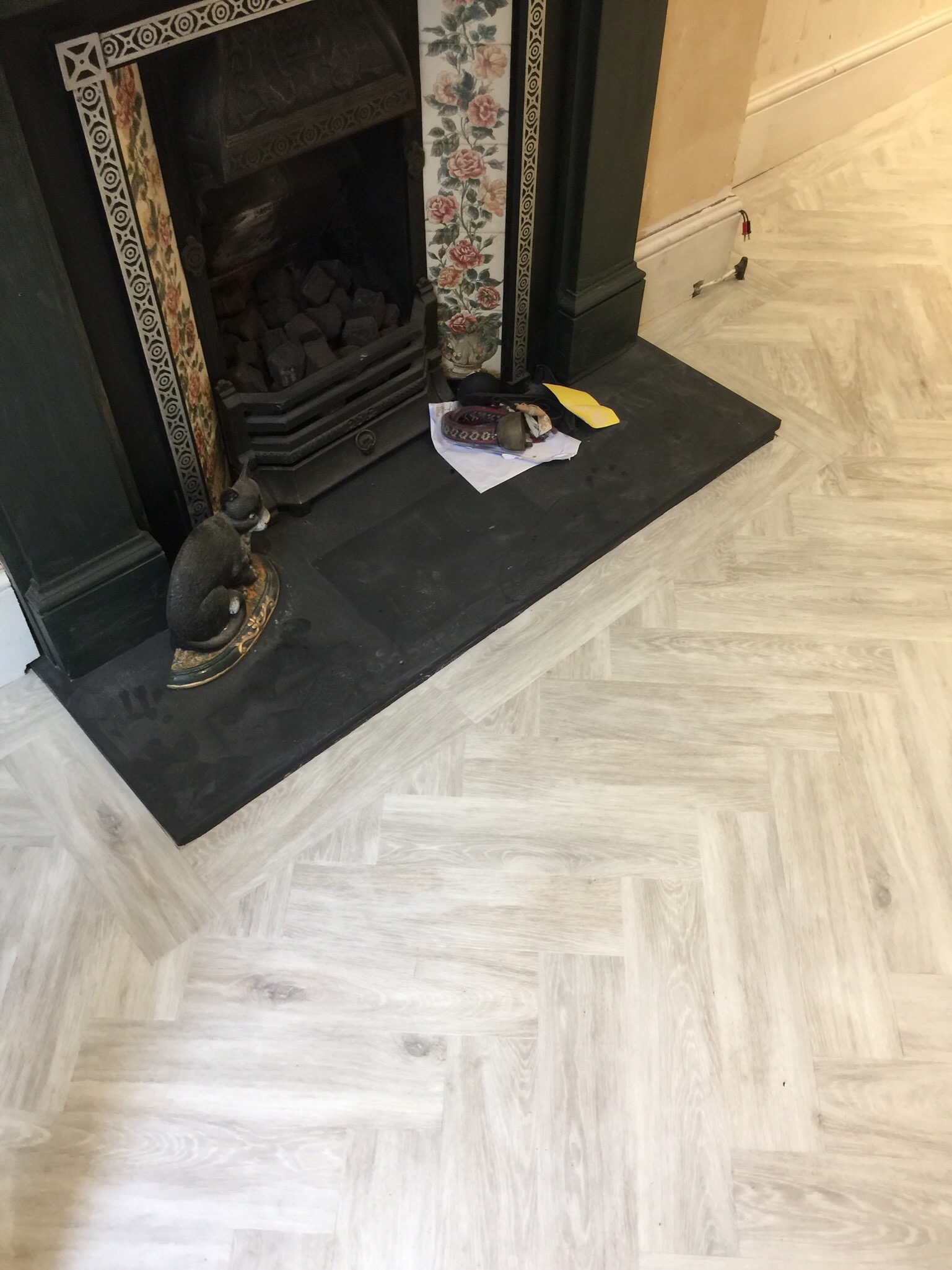 Amtico Signature White Washed Wood in-0