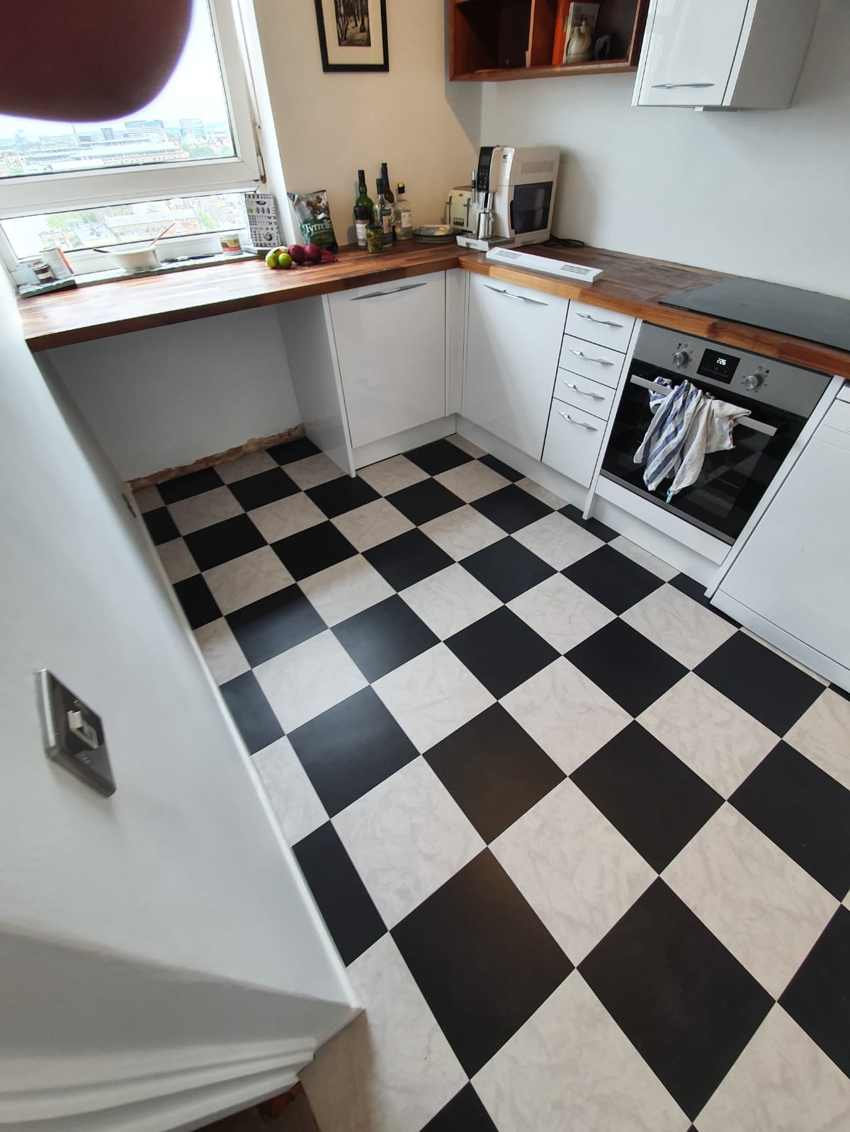 Amtico Spacia Ceramic Coal & Ceramic Light In Kilburn2