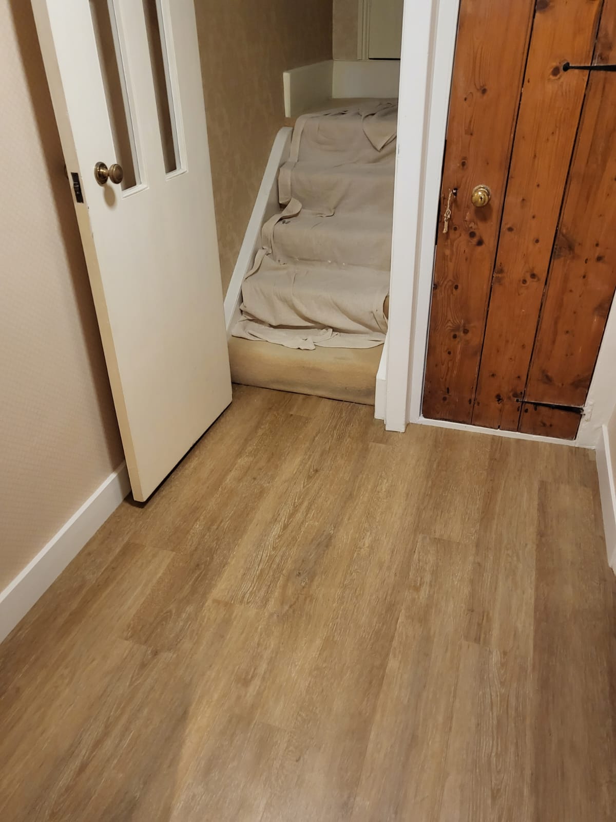 Amtico Spacia XL Plank installation Barnes-0