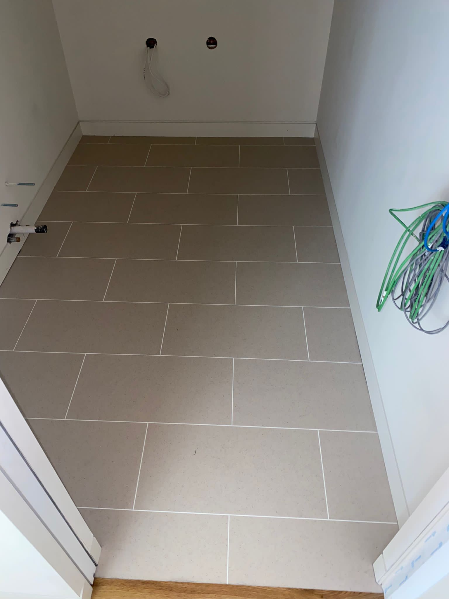 Amtico Signature Mica Mix Eggshell Installation In Borough-1