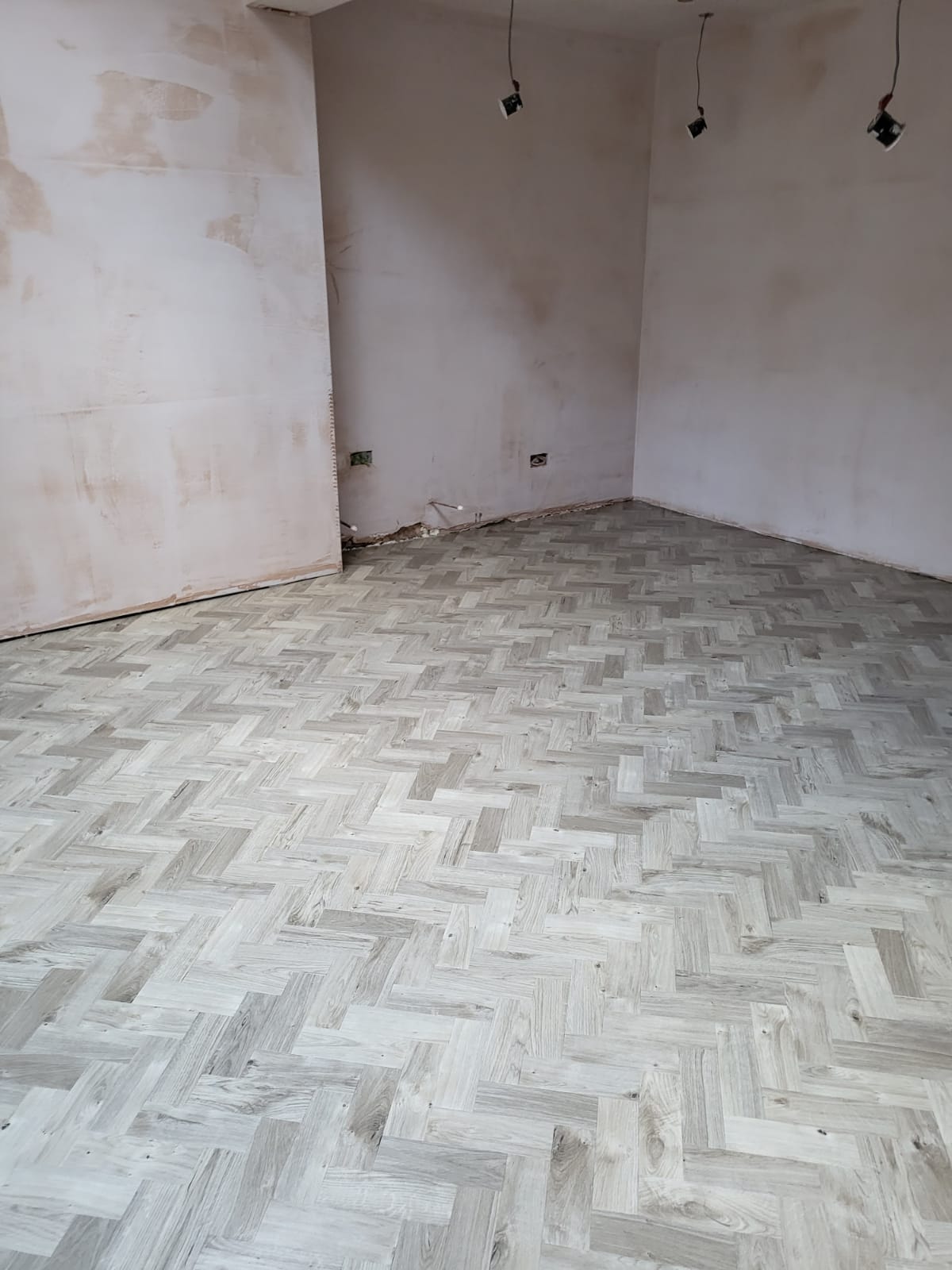 Amtico Spacia Sun Bleached Oak installation in Lambeth-1