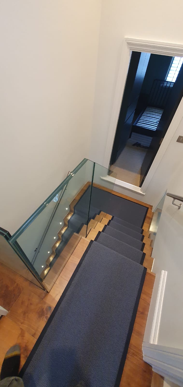 Kersaint Cobb South Pacific Pitcairn carpet installation in Belgravia-0