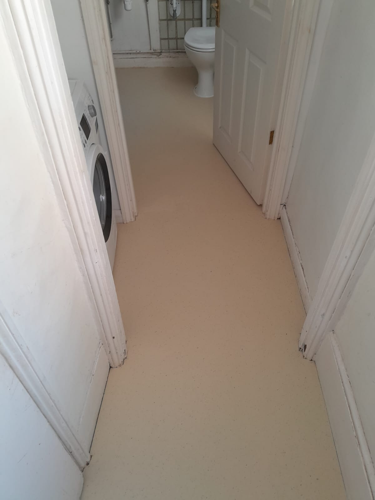 Marmoleum Cocoa 3584 White installation in Wandsworth-0