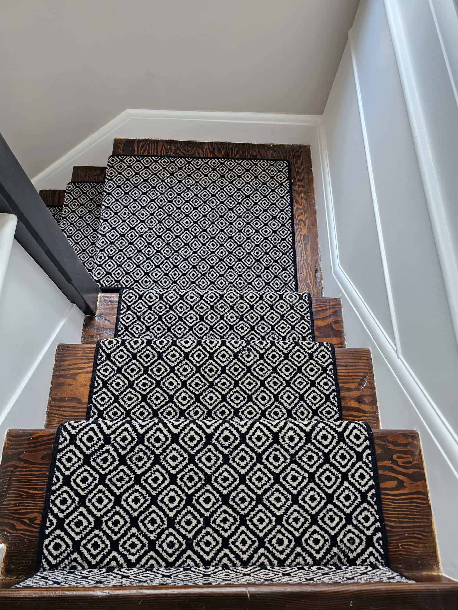 Alternative Flooring Quirky Geo Black 7131 carpet installation in Battersea-0