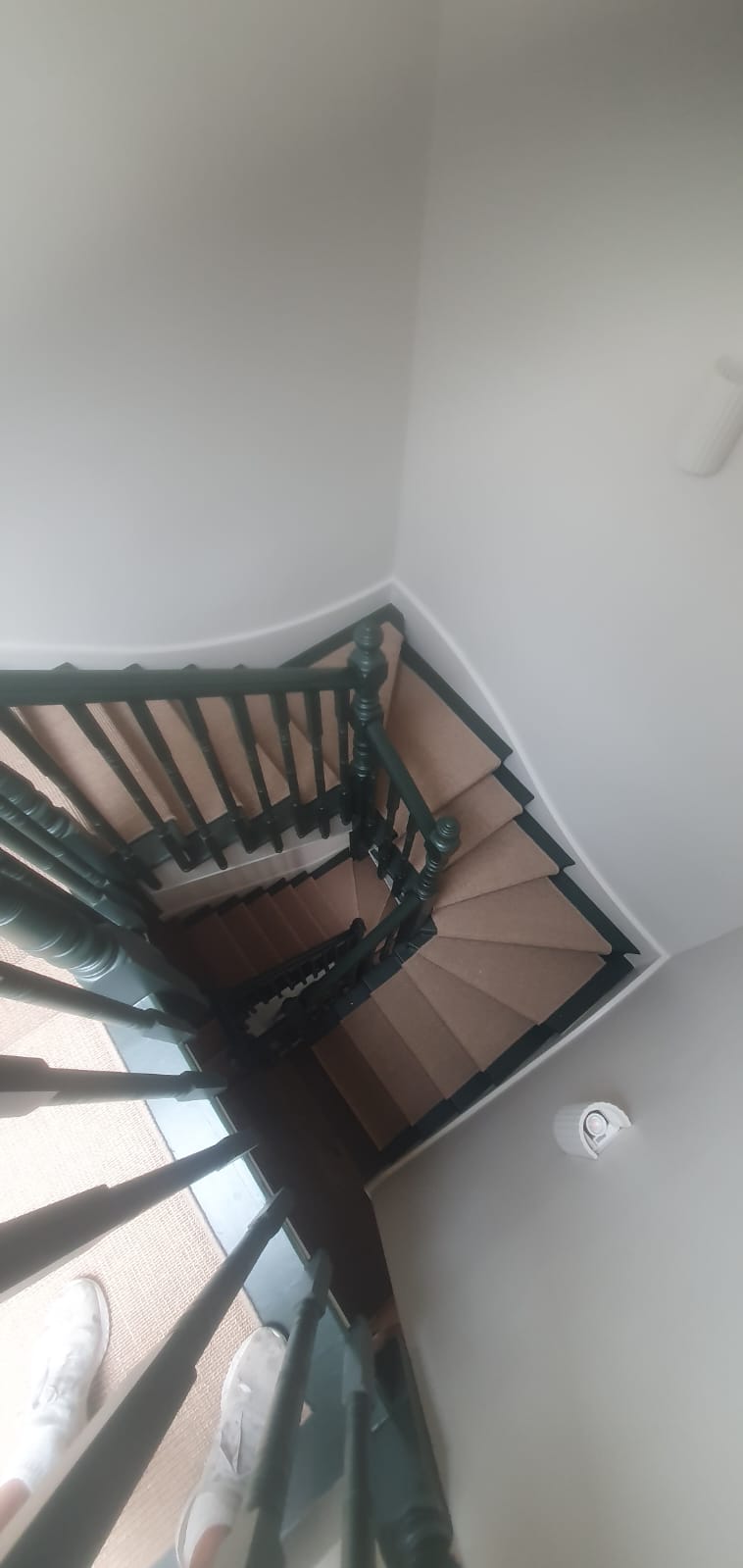 Crucial Trading Big Boucle Accents Antique Gold carpet installation in Croydon-0