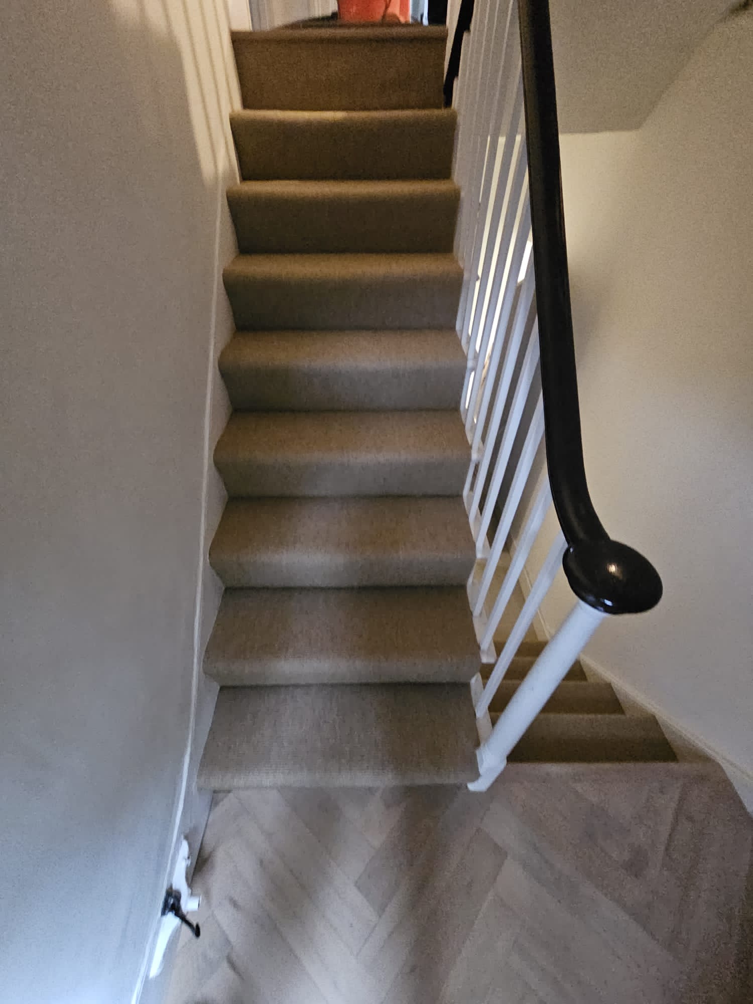 Fibre Carpets Flatweave Classics Small Boucle Ochre fitting in Lambeth-1