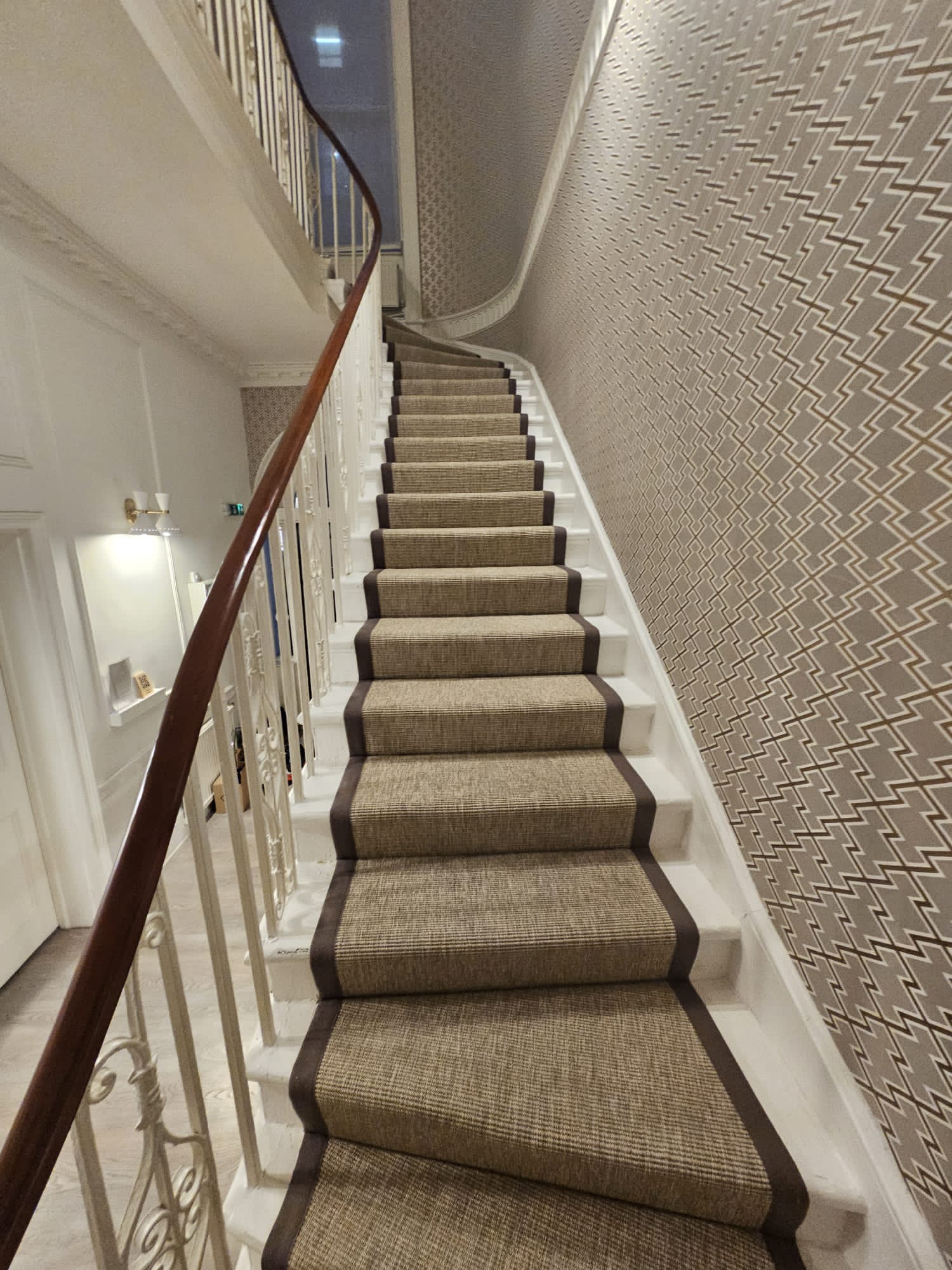 Unnatural Flooring New England Hartford carpet installation in Earls Court-1