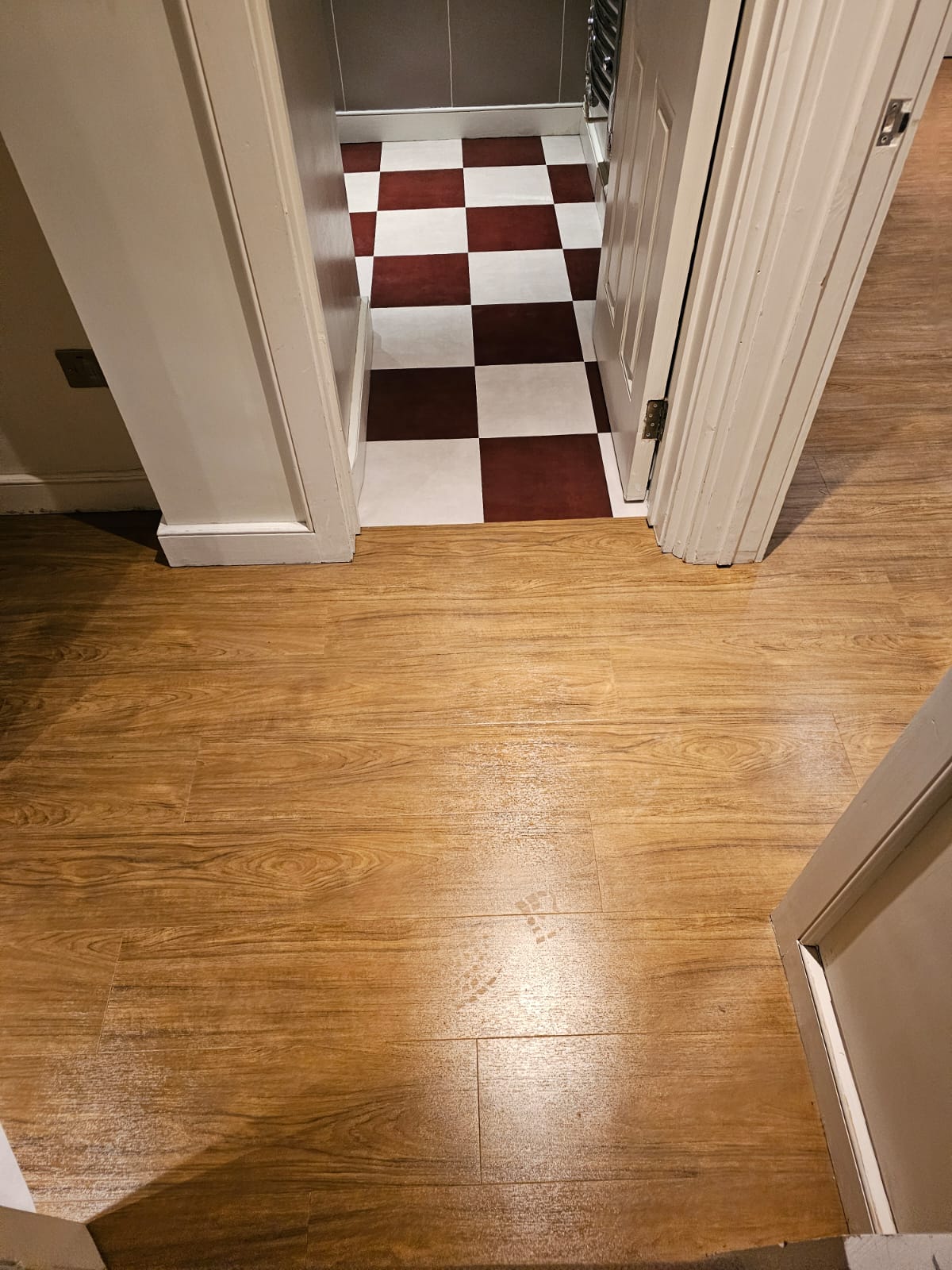 Amtico Signature Dry Teak installation Kilburn-0