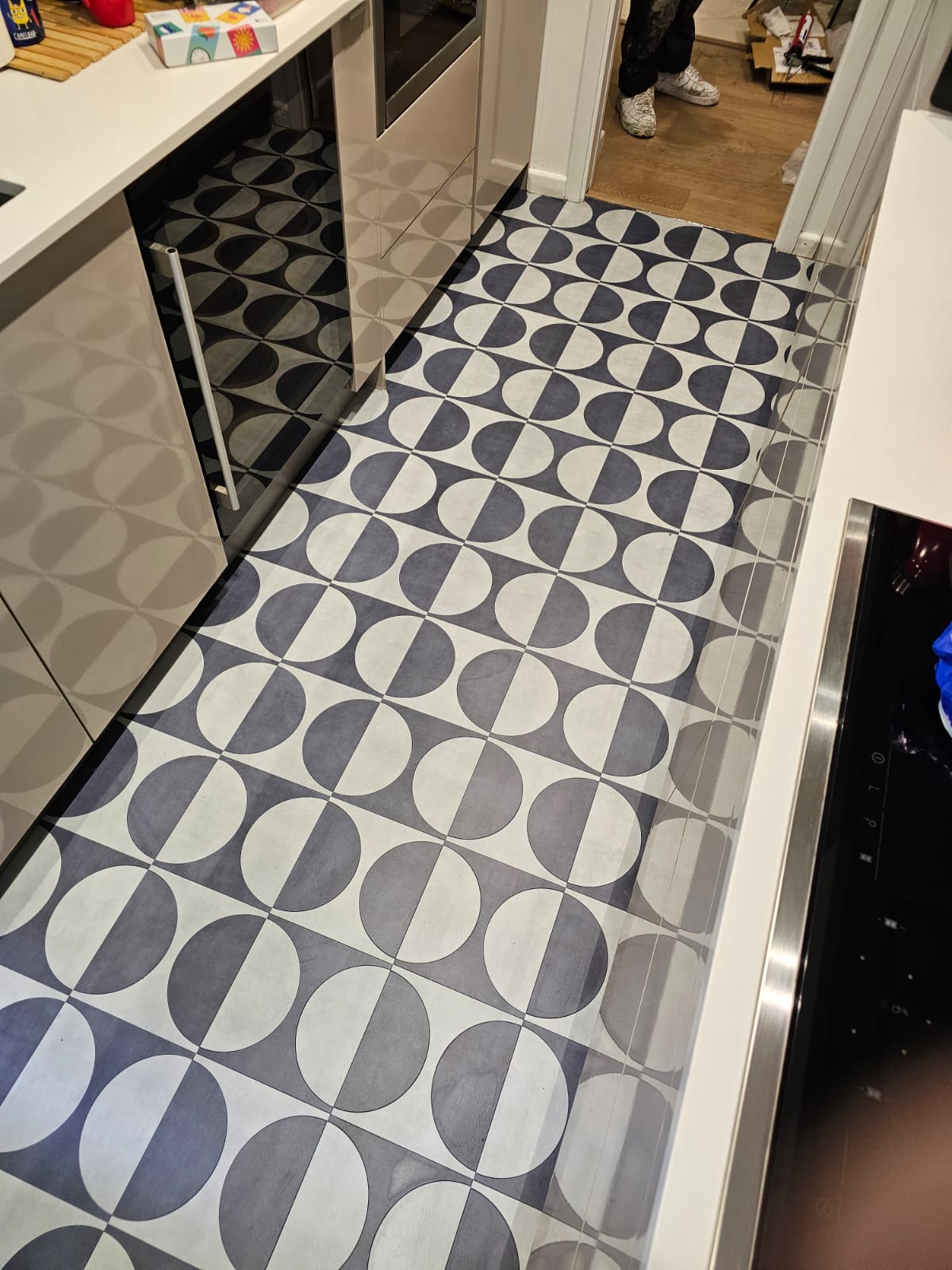 Amtico Signature Designers Choice Lune Small DC560 installation in Islington-2