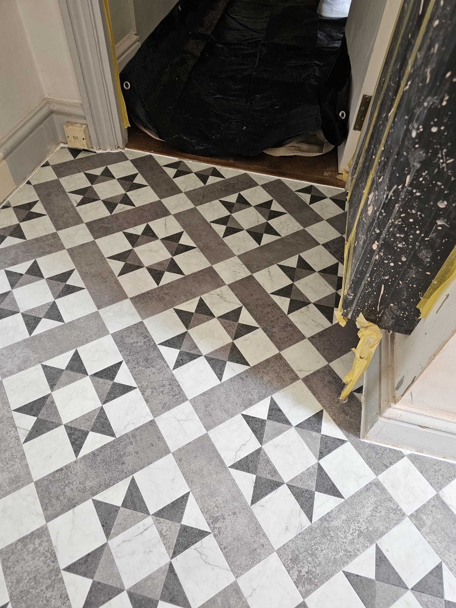 Amtico Decor Classic Argent DC294 installation in Ealing-2