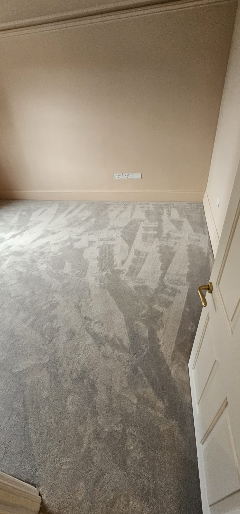 Elements London Wall Street Mojito carpet installation in Kensington-1